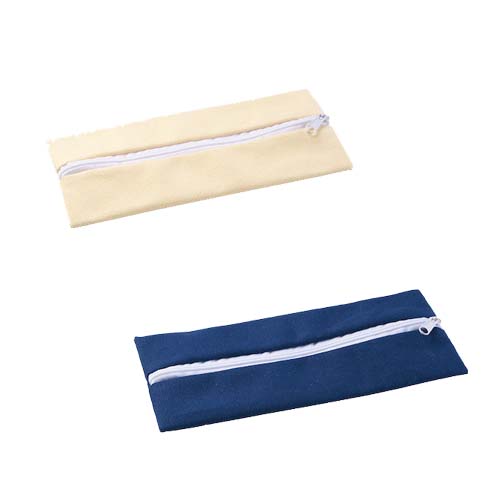 シンプルなデザインが特徴のキャンバスペンケース。かさばらず、シンプルなペンケースは色んなシーンで使えます。