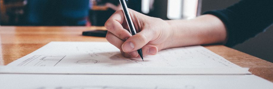 書きやすい！スタッフおすすめの書き心地抜群ボールペン
